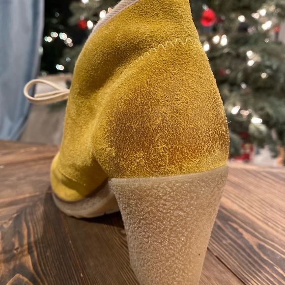 Anthropologie Jasper & Jeera Yuma Yellow Suede Booties - Picture 4 of 8